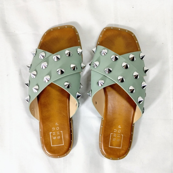 ShuShop Green and Silver Studded Spiked Sandals Sz 6.5 Poolside Glam Edgy Chic - Picture 7 of 9